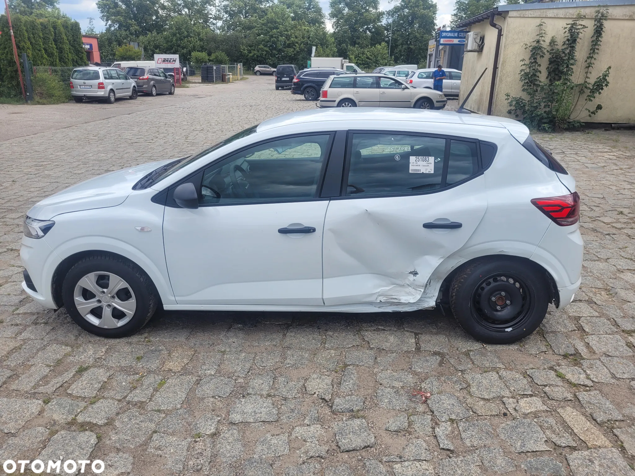 Dacia Sandero - 10