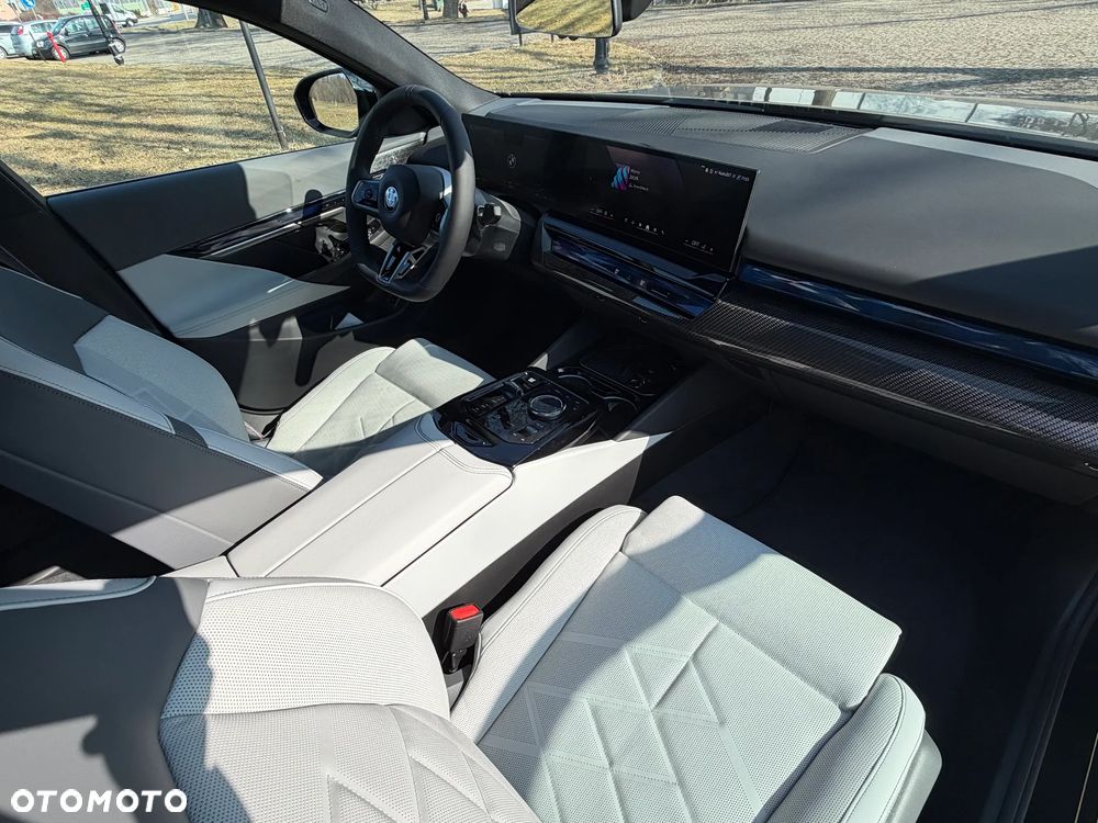 BMW Seria 5 540d xDrive mHEV M Sport - 13