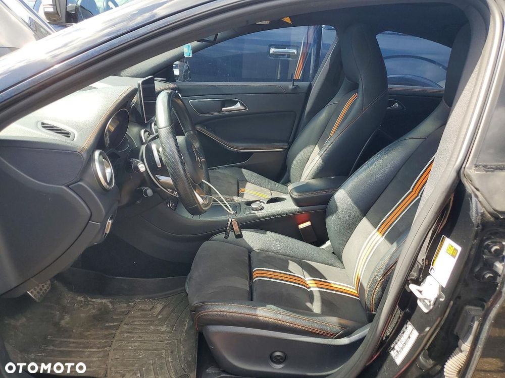 Mercedes-Benz CLA 250 4-Matic AMG Line - 5
