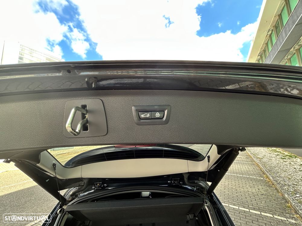 BMW 225xe Active Tourer - 16