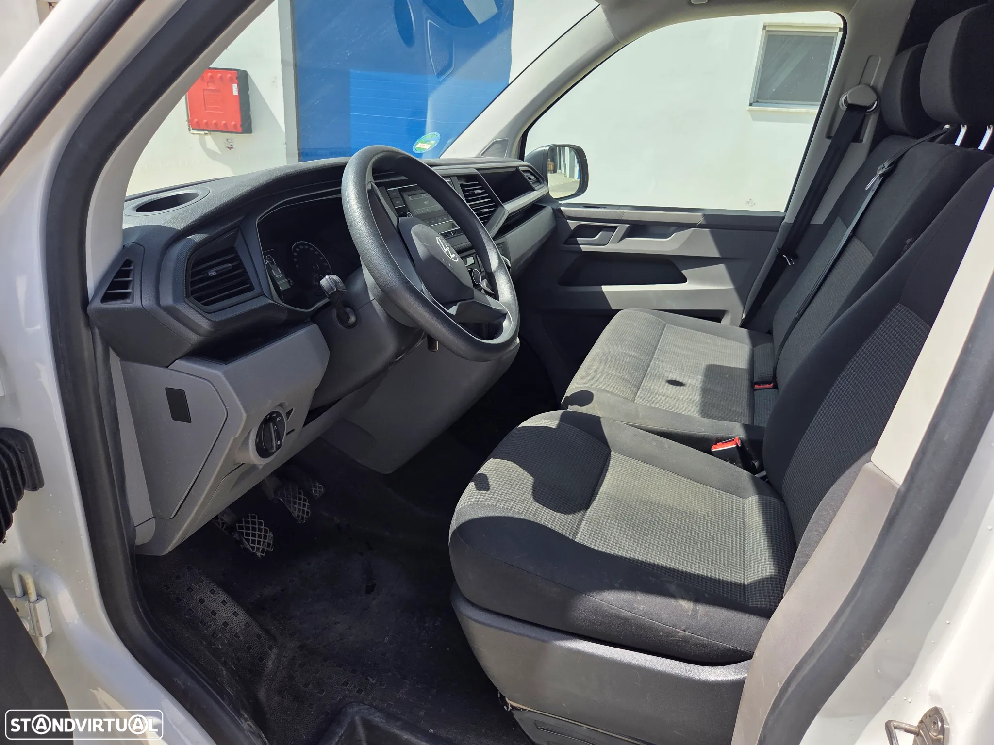 VW Transporter T6 Longa - 2