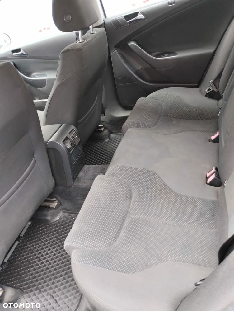 Volkswagen Passat 2.0 TDI DPF Sportline - 5
