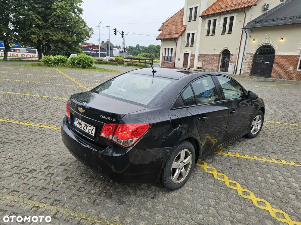 Chevrolet Cruze 1.6 LS - 17