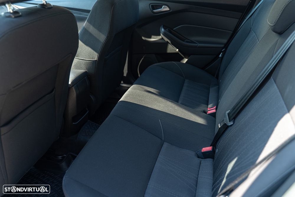 Ford Focus - 13