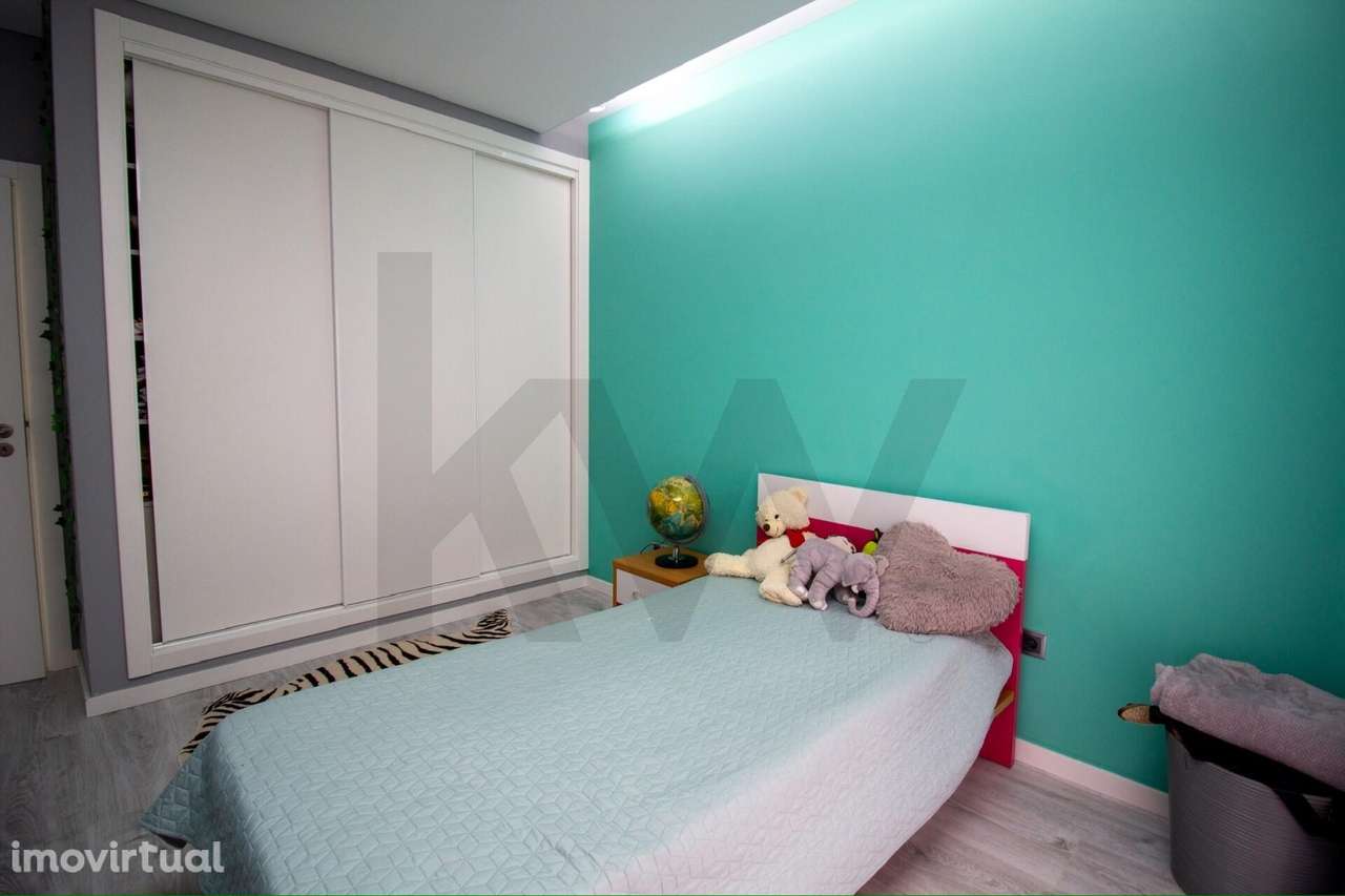 Moradia V4 + 1 com Piscina, Garagem e Anexo | Almeirim - Grande imagem: 3/46