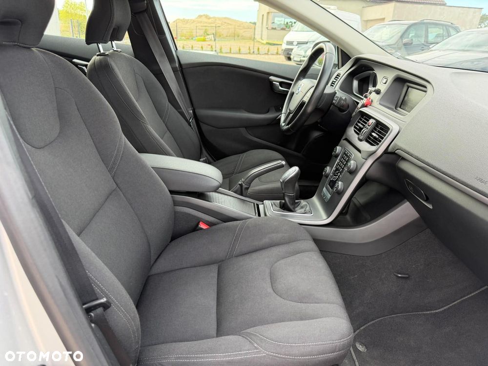 Volvo V40 T3 - 12