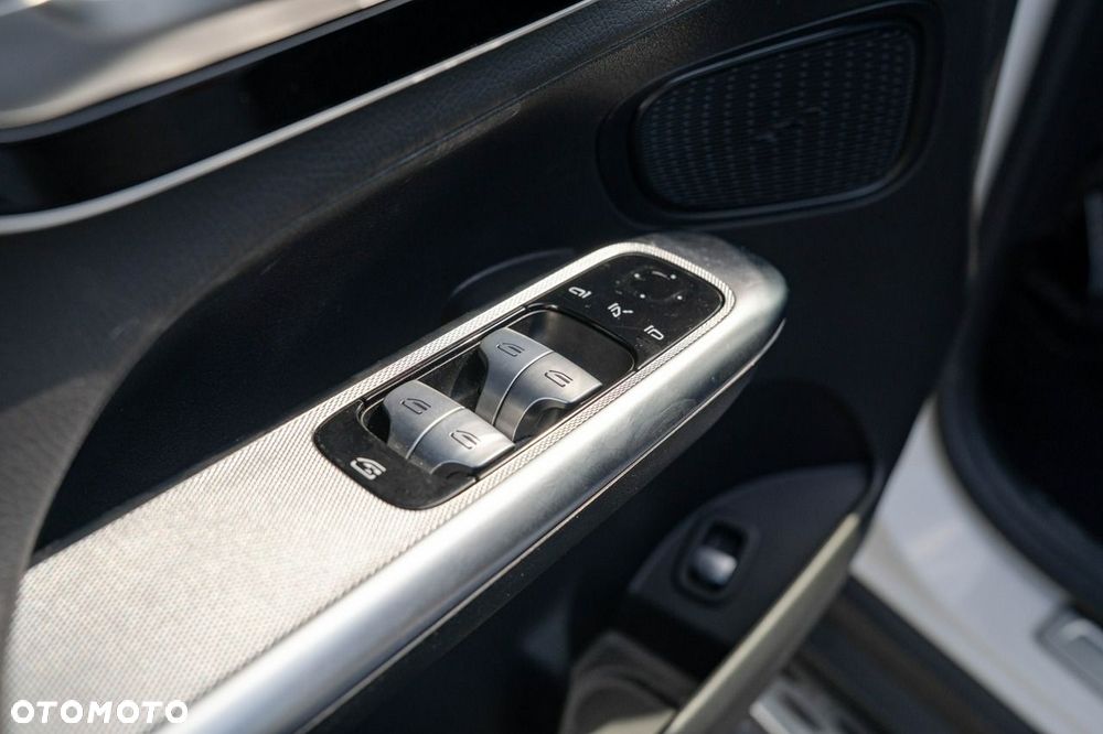 Mercedes-Benz GLC 200 4Matic 9G-TRONIC AMG Line Advanced - 31