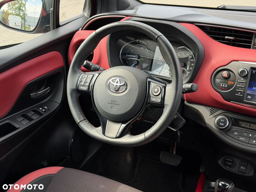 Toyota Yaris 1.5 VVT-i Selection - 11
