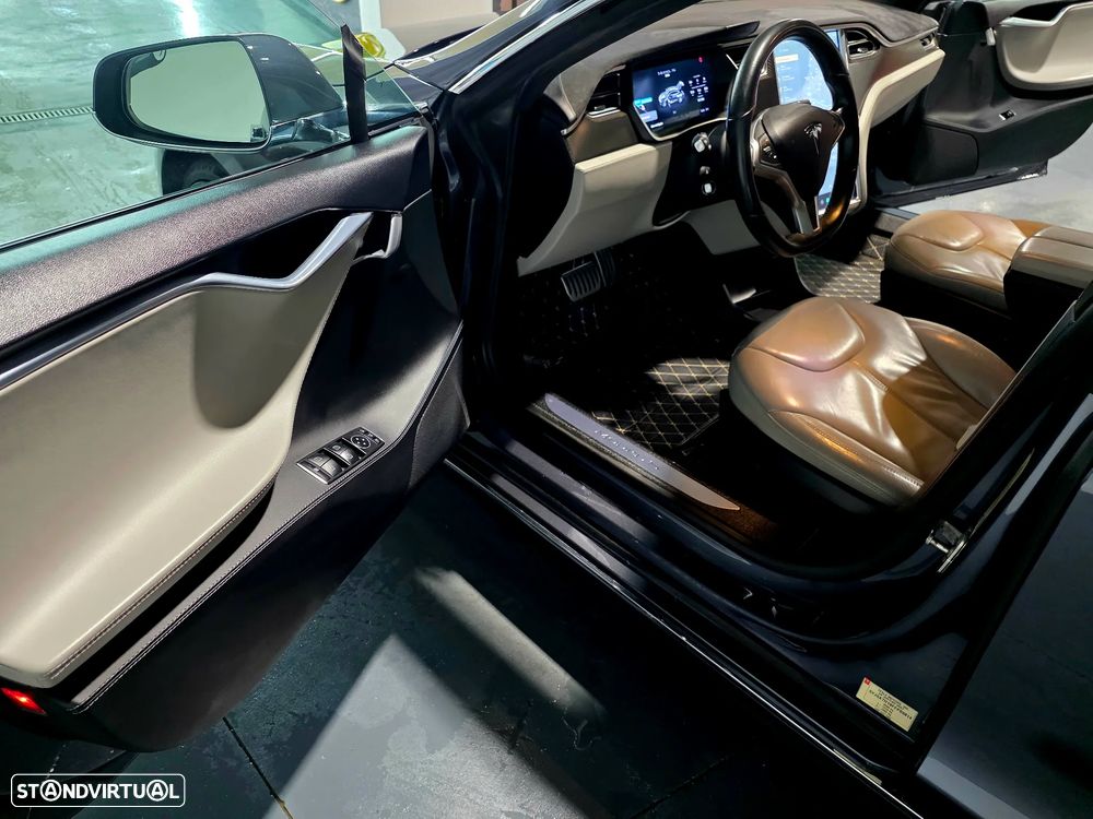 Tesla Model S 85 - 16