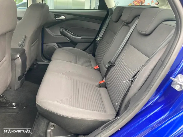 Ford Focus SW 1.0 EcoBoost S&S Titanium - 27