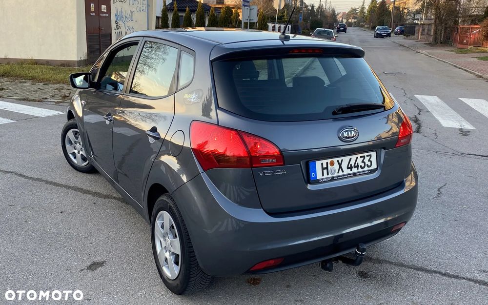 Kia Venga 1.6 L - 7