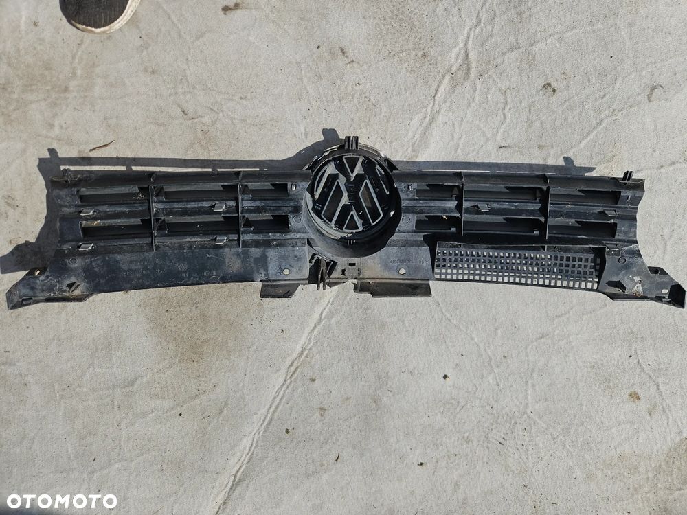 Grill atrapa VW Golf IV 4 1999r LA7W - 2