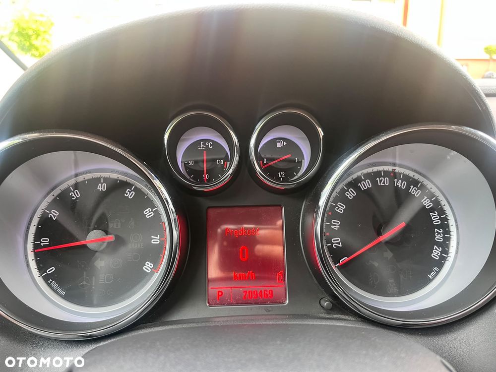 Opel Astra 1.4 T Executive - 20