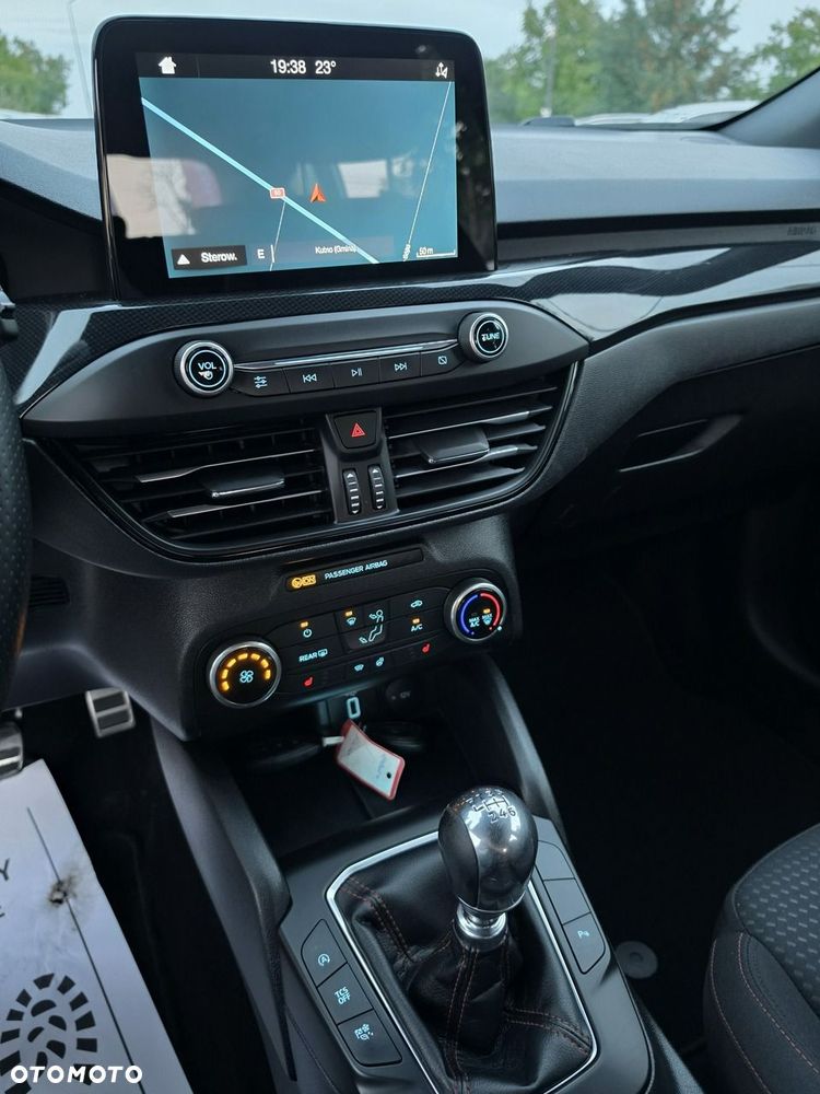 Ford Focus 2.0 EcoBlue ST-Line - 36