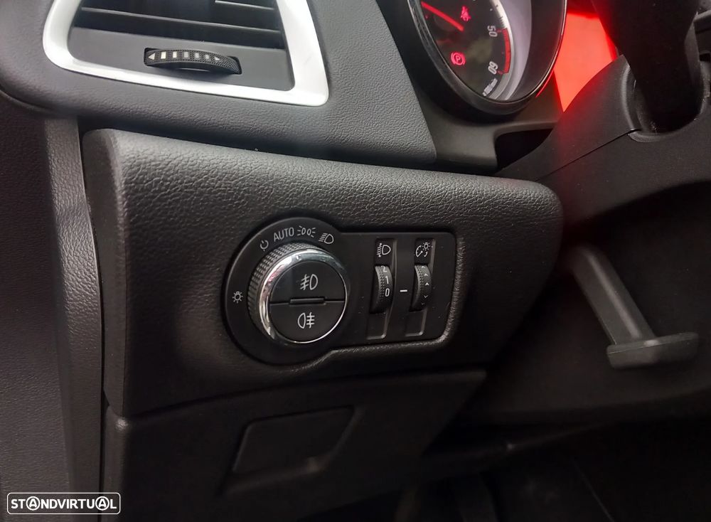 Opel Astra 1.6 CDTI Cosmo S/S J18 - 24