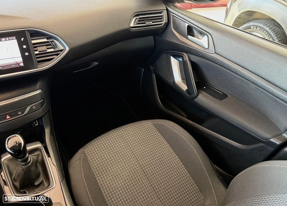 Peugeot 308 1.2 PureTech Style J17 - 19