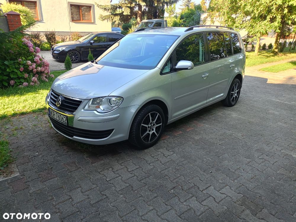 Volkswagen Touran - 1