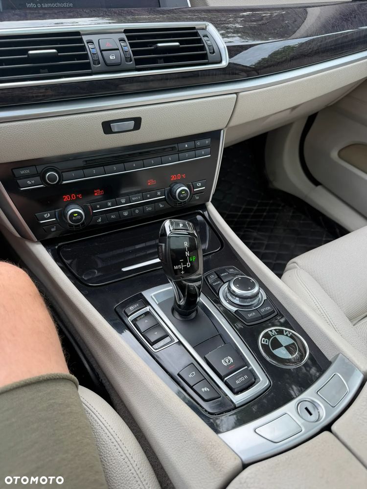 BMW 5GT 550i - 22