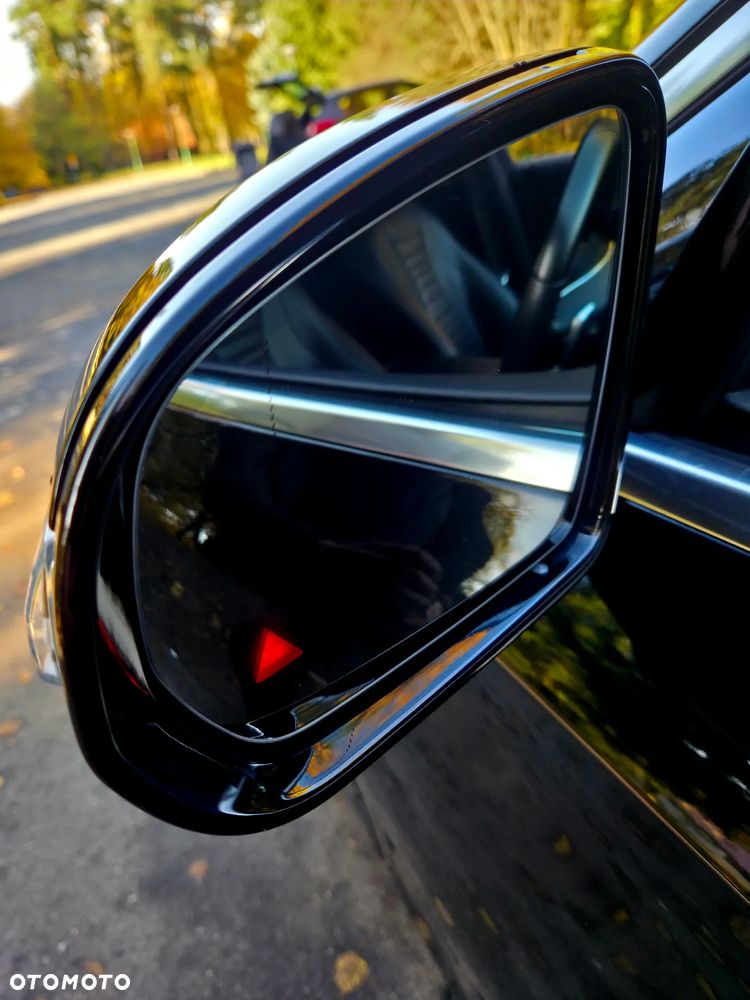 Mercedes-Benz Klasa E 200 4-Matic 9G-TRONIC - 32