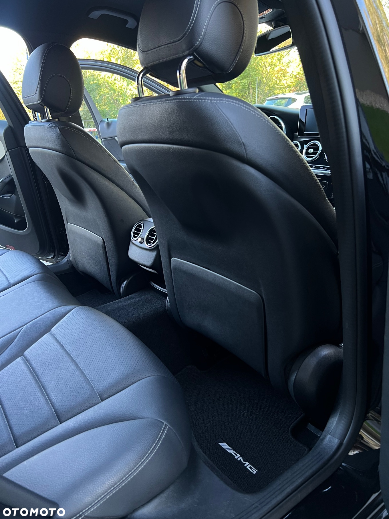 Mercedes-Benz Klasa C 180 (BlueTEC) d T AMG Line - 34