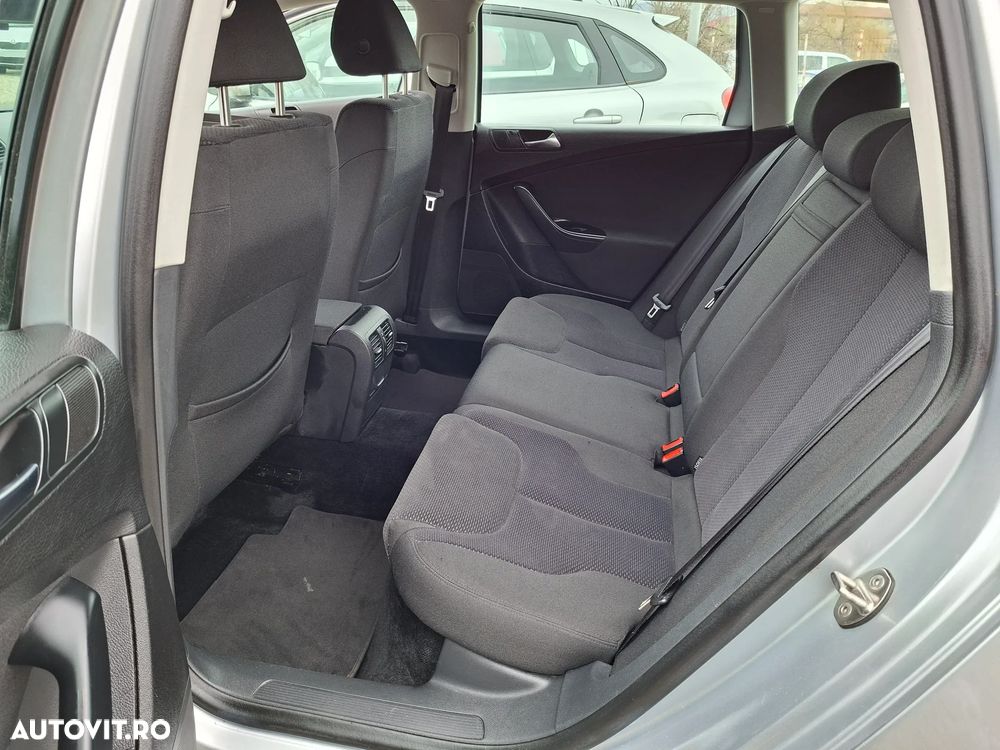 Volkswagen Passat - 8
