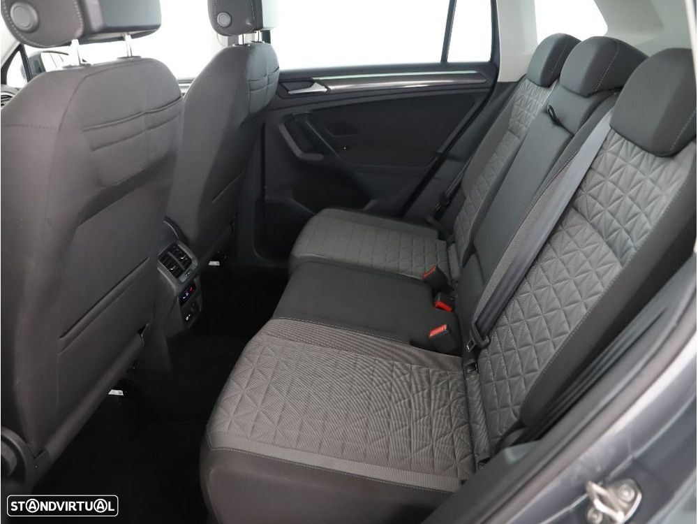 Volkswagen Tiguan — fotografia 14