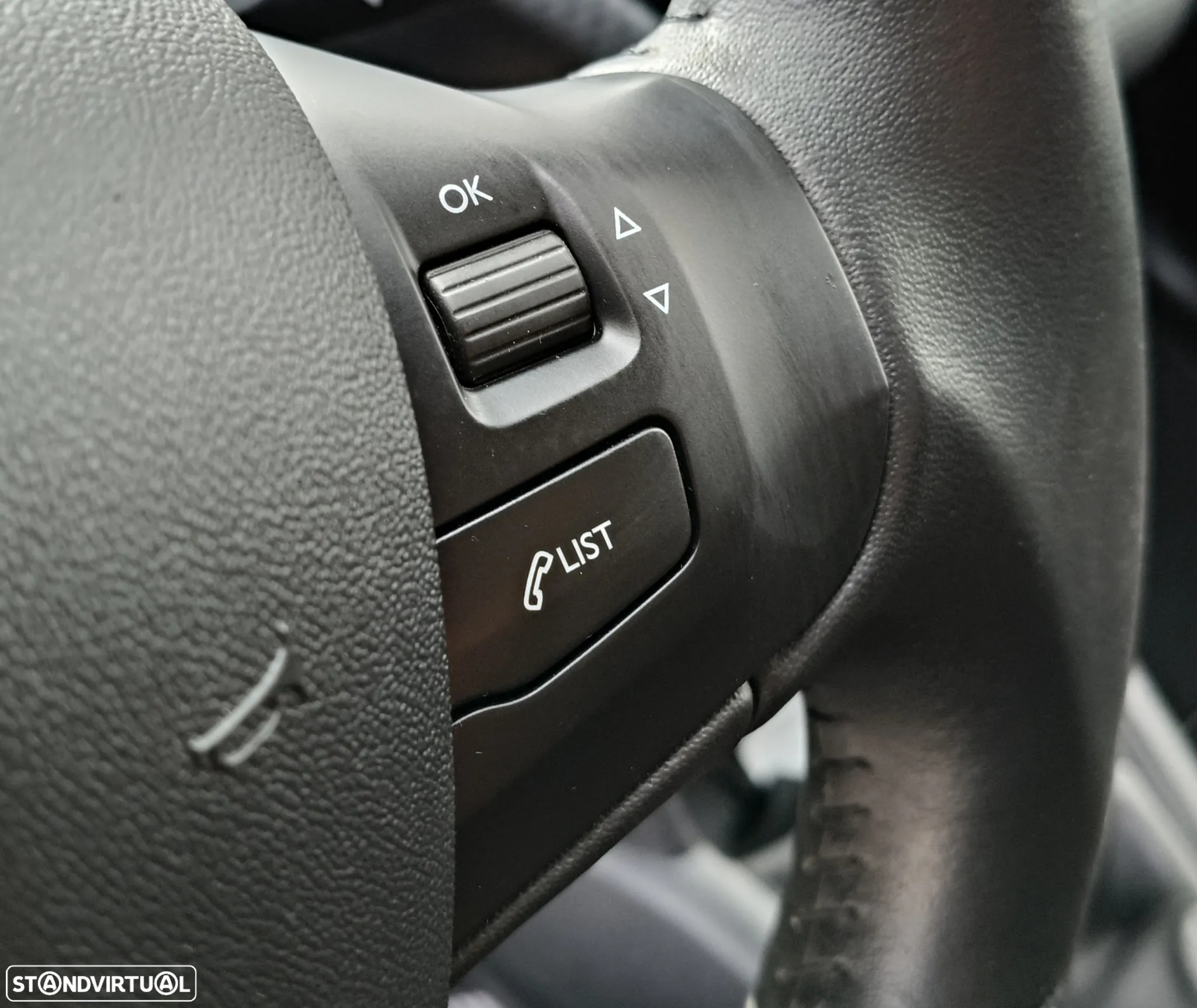 Peugeot 208 1.6 BlueHDi Style - 16