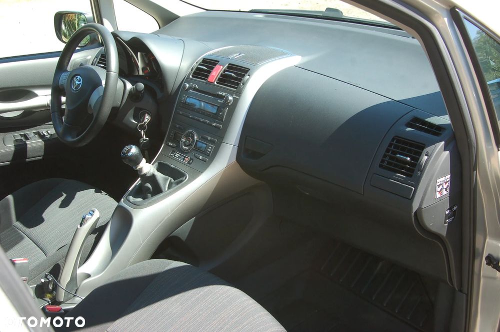 Toyota Auris 1.33 VVT-i Premium - 7