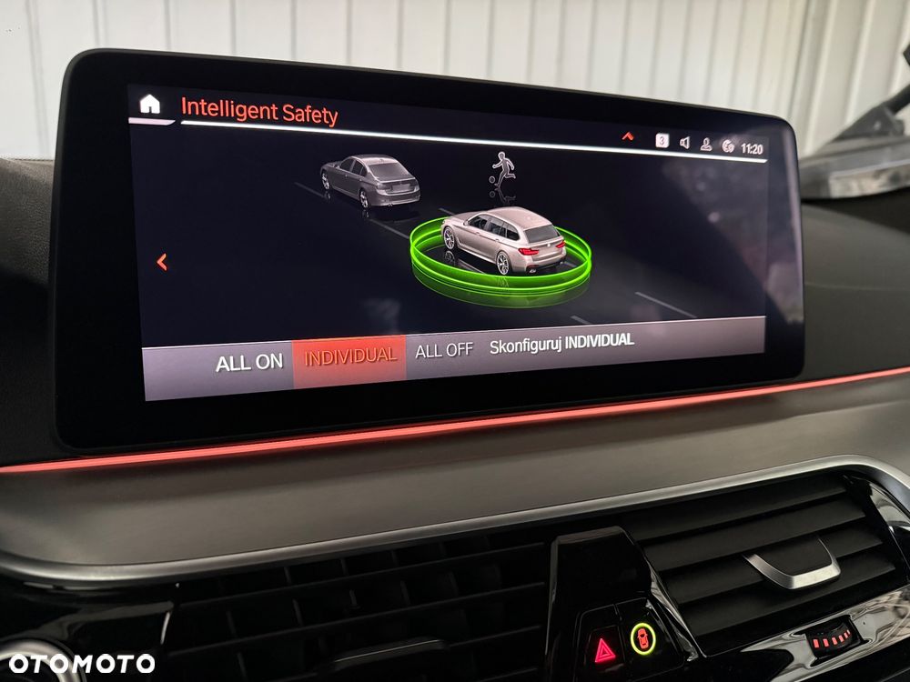 BMW Seria 5 520d M Sport - 27