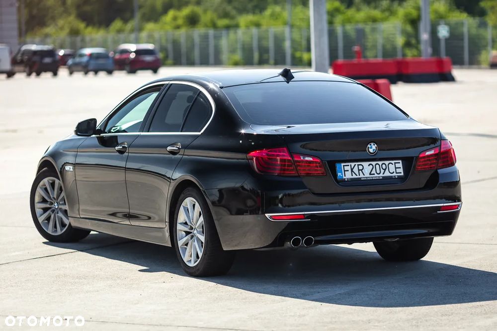 BMW Seria 5 530d Luxury Line - 14