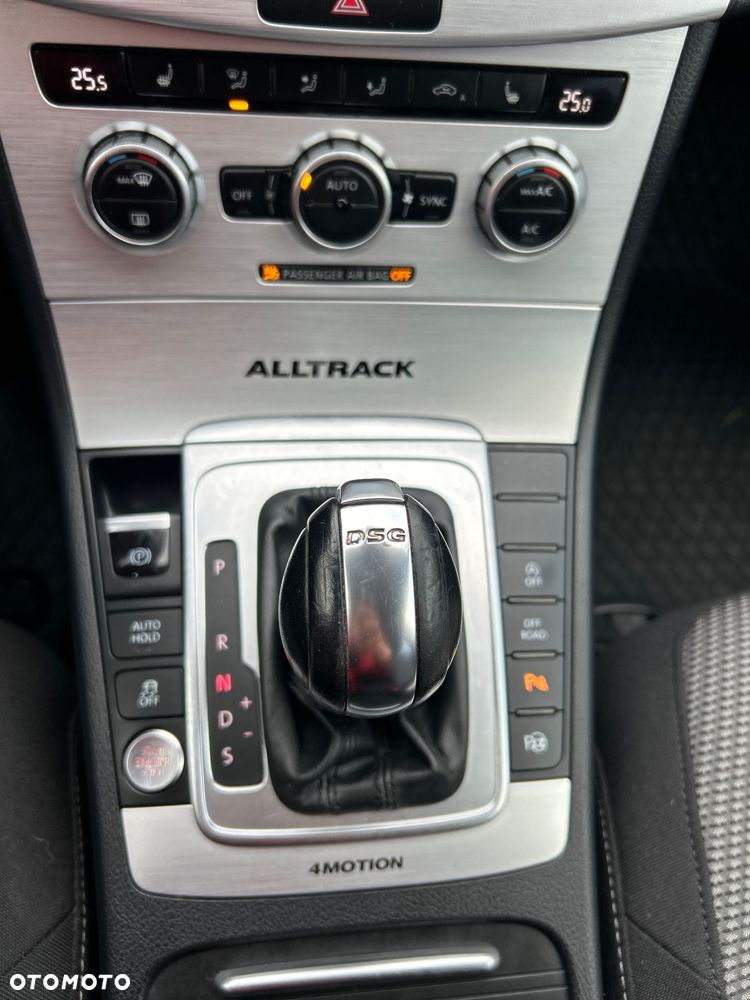 Volkswagen Passat 2.0 TDI DSG BlueMotion Technology Comfortline - 12