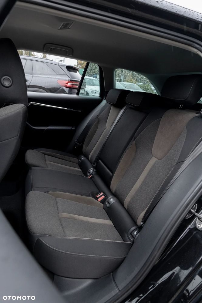 Skoda Octavia 2.0 TDI 4x4 Scout DSG - 11