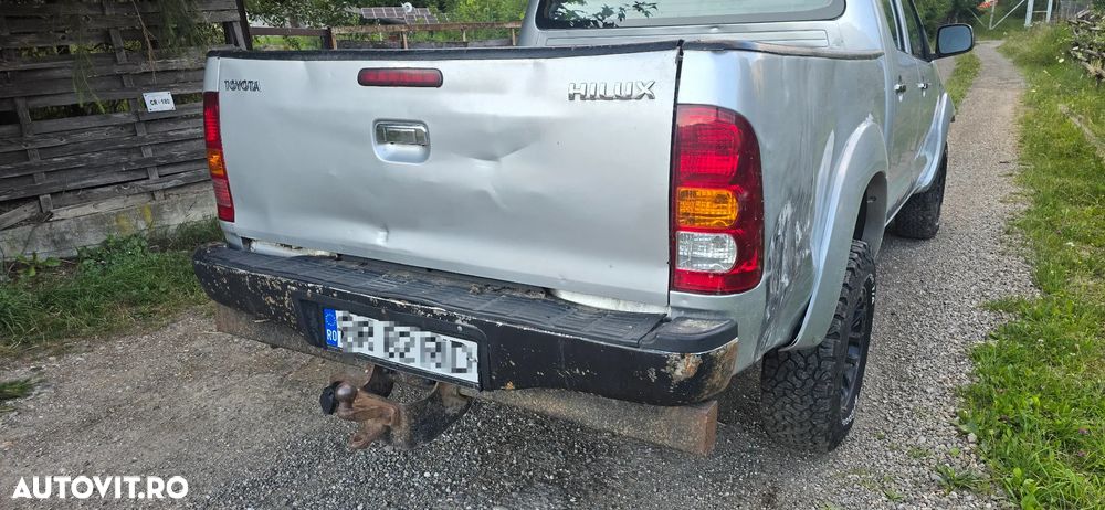 Toyota Hilux 4x4 Double Cab - 6