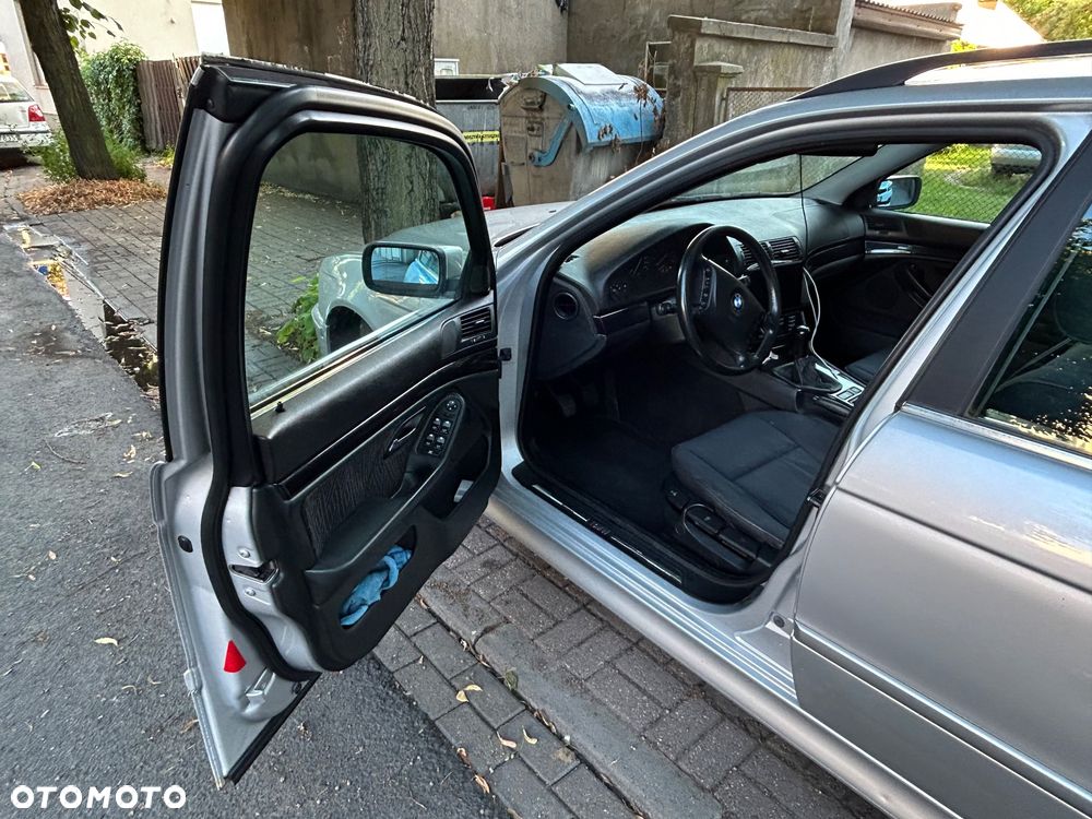 BMW Seria 5 520i - 6