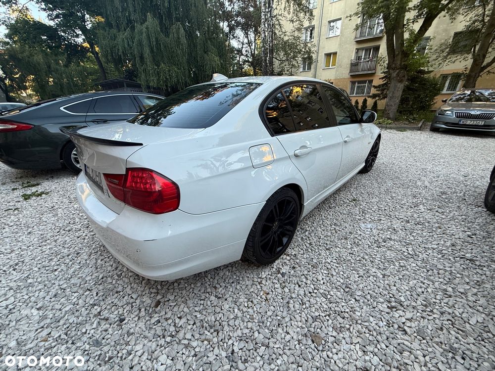 BMW Seria 3 318i - 6