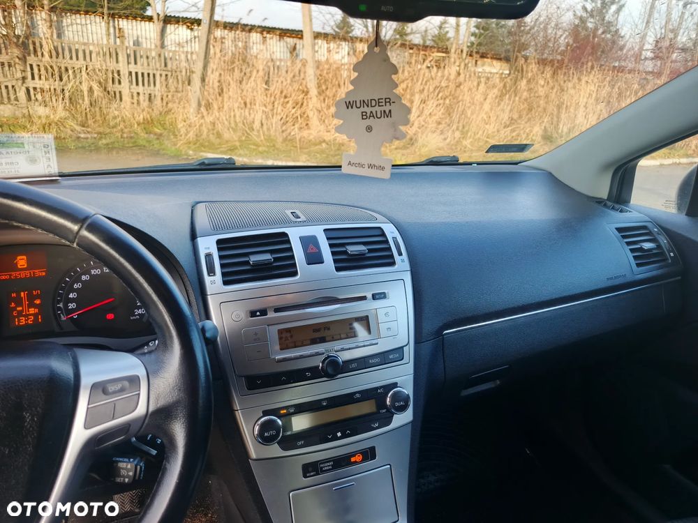 Toyota Avensis 2.0 D-4D Sol - 9