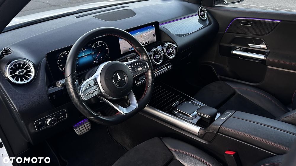 Mercedes-Benz GLA - 11