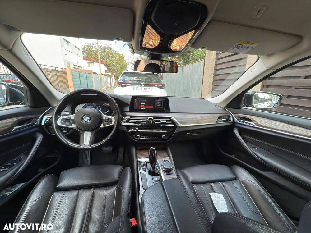 BMW Seria 5 530i xDrive Touring Aut. Luxury Line - 12