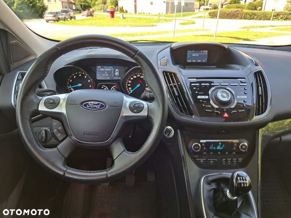 Ford Kuga 1.5 EcoBoost 2x4 Titanium - 5
