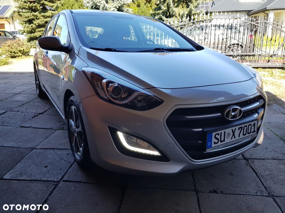 Hyundai i30 blue 1.4 YES Silver - 23