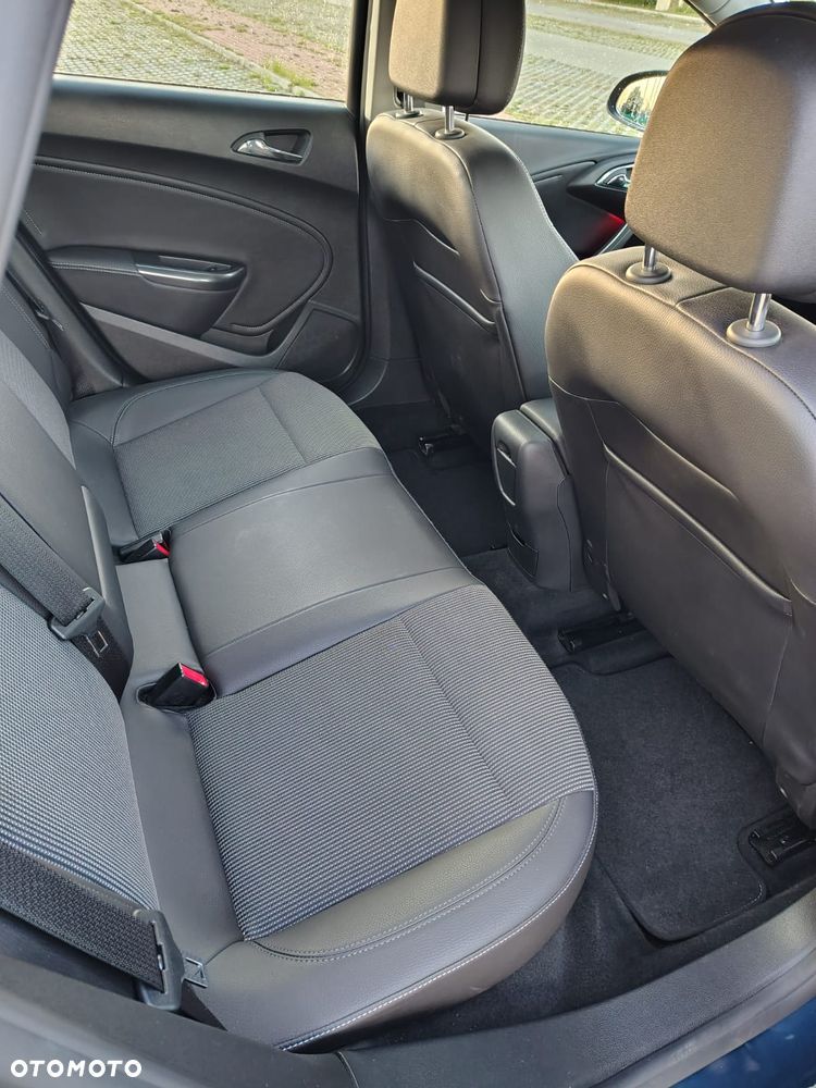 Opel Astra 1.6 Turbo - 9