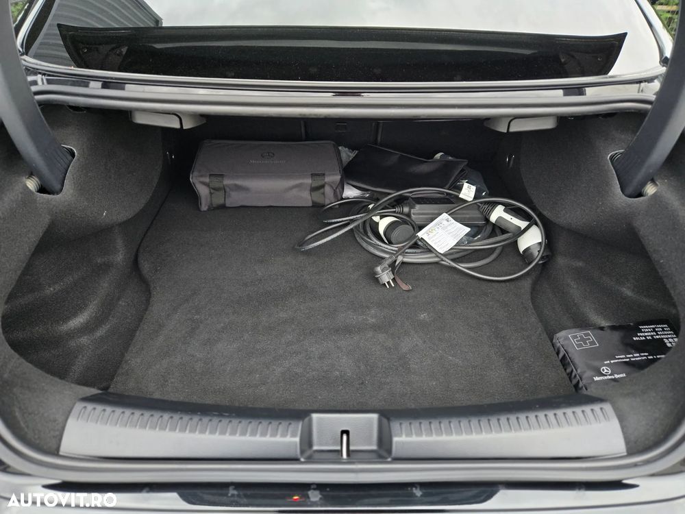 Mercedes-Benz CLA 250 e 8G-DCT AMG Line Advanced Plus - 20