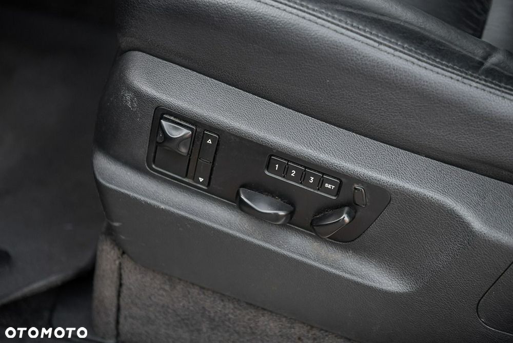 Porsche Cayenne Turbo Tiptronic S - 26
