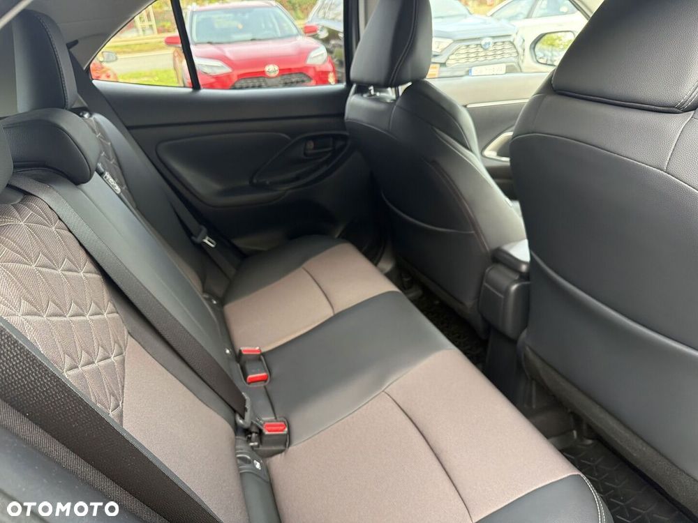 Toyota Yaris Cross Hybrid 1.5 Executive AWD - 11