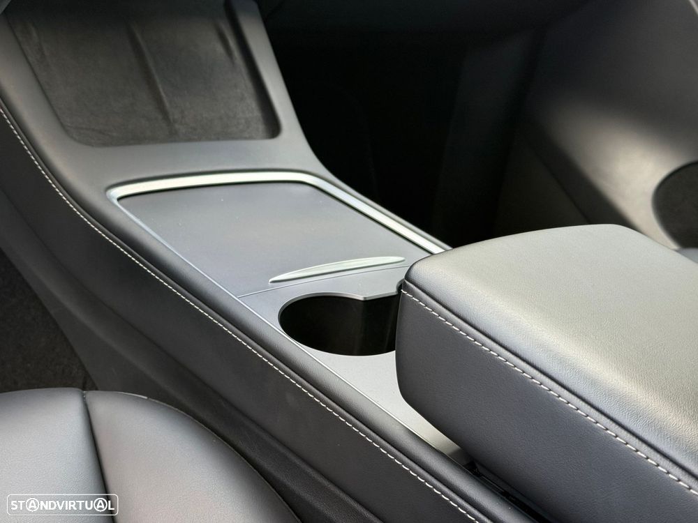 Tesla Model Y Long Range Tração Integral - 39