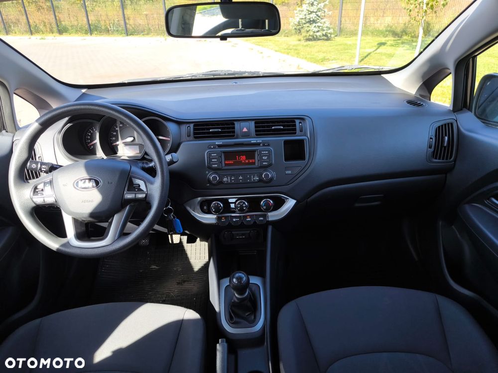 Kia Rio 1.2 M - 11