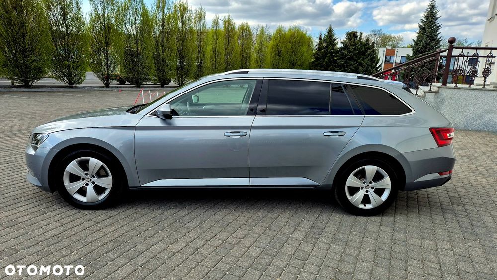 Skoda Superb 2.0 TDI DSG Sportline - 5