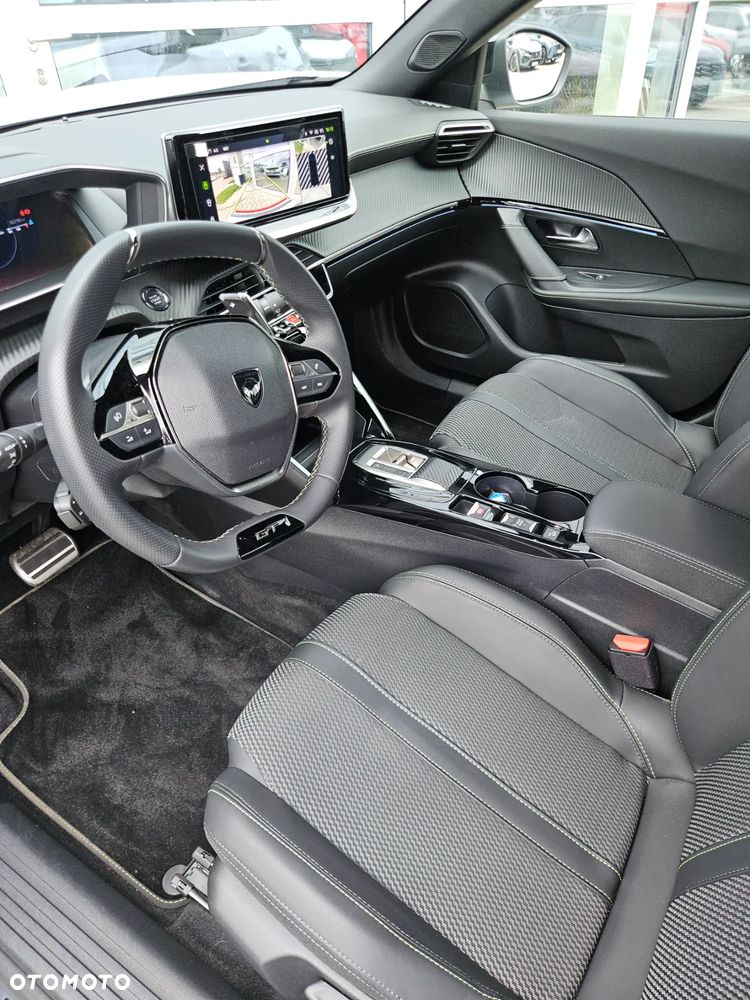 Peugeot 2008 PureTech 130 Allure S&S EAT8 - 13