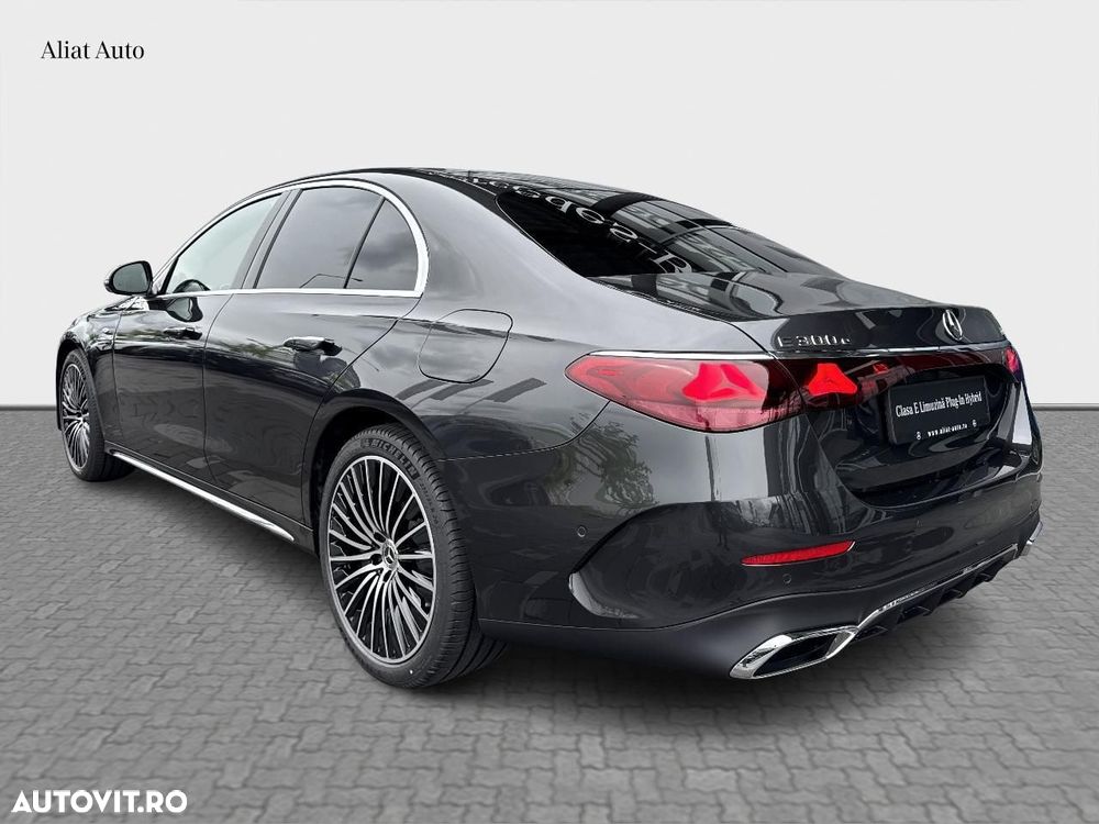 Mercedes-Benz E 300 4MATIC Aut. - 3