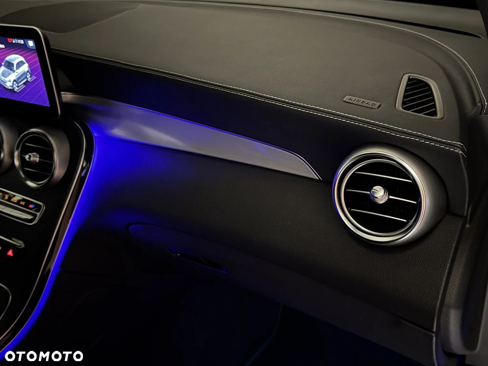 Mercedes-Benz GLC 300 de 4Matic 9G-TRONIC AMG Line - 24